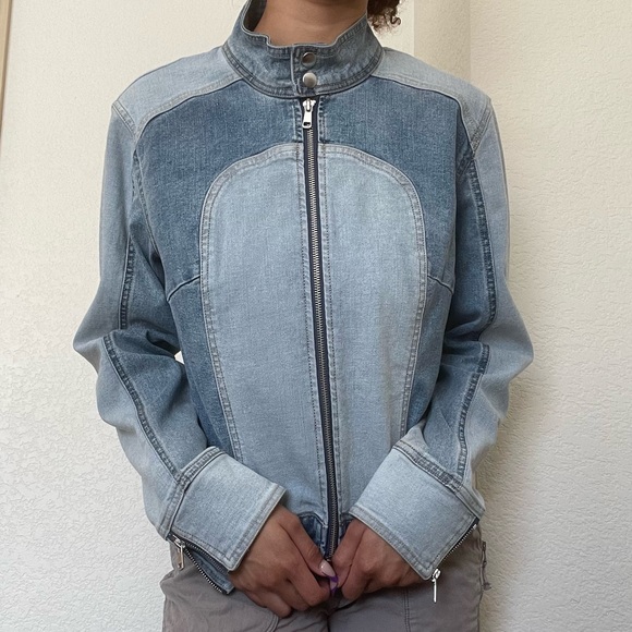 Light Wash Multi-Tone Jean Jacket - Picture 3 of 4
